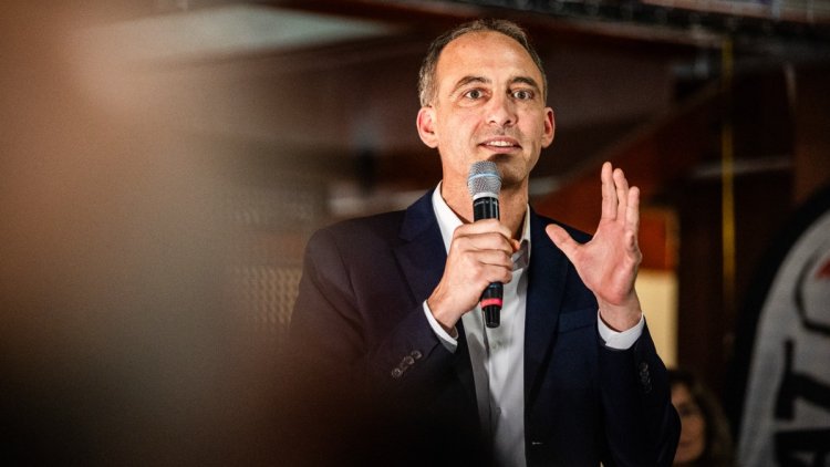 49e05ee7-b2ff-4024-bb62-2676cb5d9807 Raphaël Glucksmann : Réflexions sur une Candidature Présidentielle