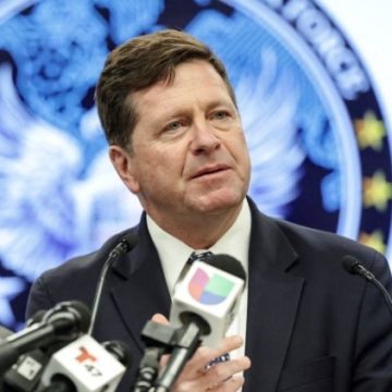 Donald Trump désigne Jay Clayton pour diriger les services de renseignement américains
