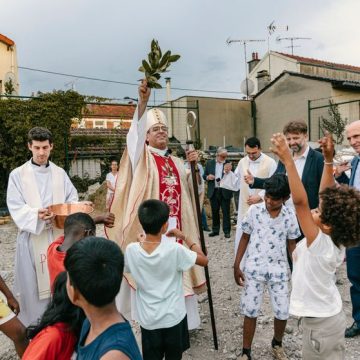 Mgr Étienne Guillet Bénit le Chantier du Centre Misericordia