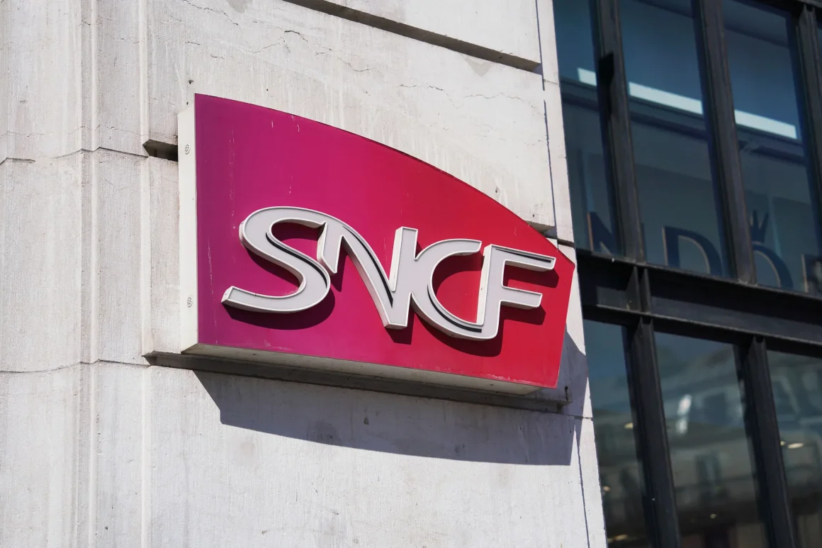 53230a2e-53be-4d3b-a598-2c0a35cc06e1 SNCF: La Crise Interne et la Réaction Syndicale