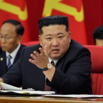 582d21c0-0db1-4f02-96ad-be01ca5e25f7 Engagement de Kim Jong-un pour renforcer la défense nord-coréenne