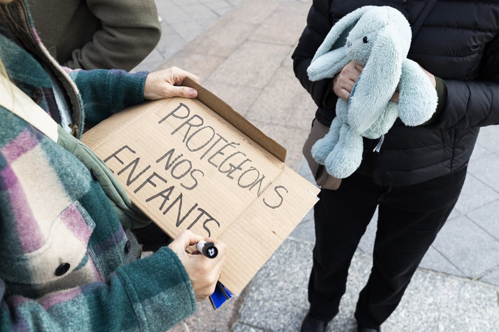 5ff3306f-f6e5-4e89-9849-cfff001c096d Des personnalités demandent une action pour protéger les enfants