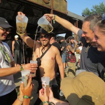 616d09b1-81bc-4739-a2de-6f5d76f4d3e9 Le Muscadet, star du Hellfest : Une tradition locale