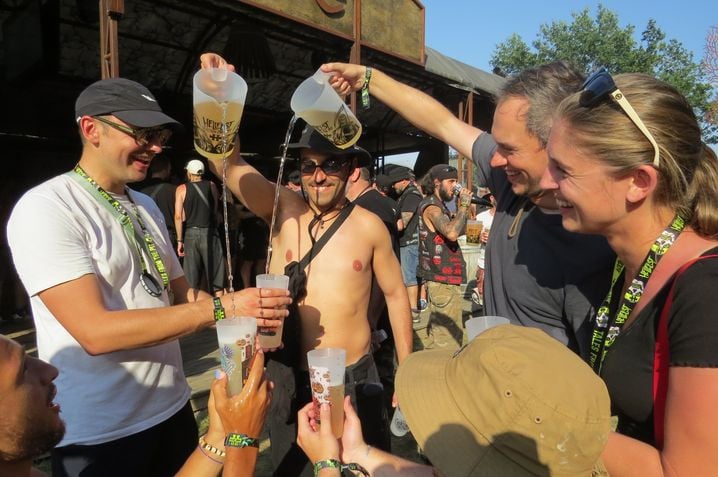 616d09b1-81bc-4739-a2de-6f5d76f4d3e9 Le Muscadet, star du Hellfest : Une tradition locale