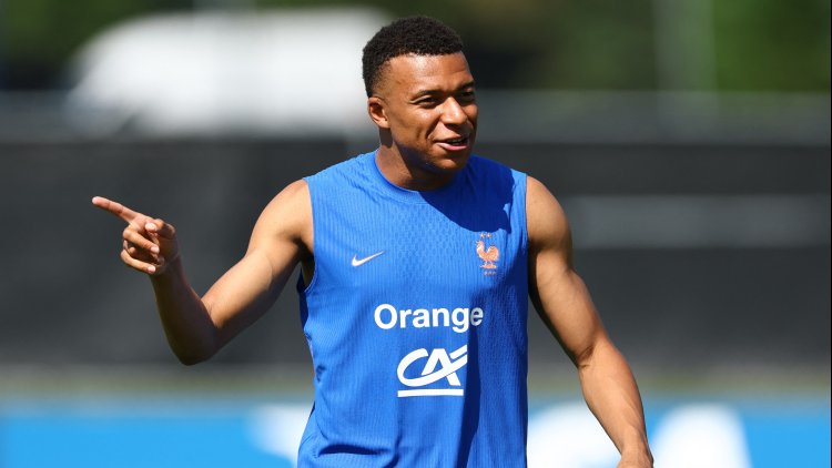 6625d88e-4269-47f6-af2a-574cf0d316d8 Kylian Mbappé envisage son avenir après le football sans la politique