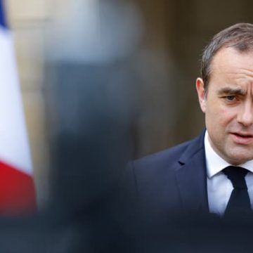 6dc9ef83-a0ff-4147-9eb5-f999ea68aa69 La Formation à l’Intelligence Artificielle dans les Écoles : Une Initiative du Gouvernement Français