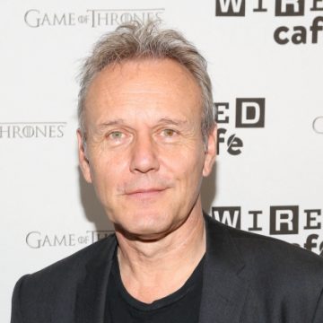 6f123e7b-e780-476c-bbd1-7900354140b9 Décès de l’acteur Anthony Head à 72 ans