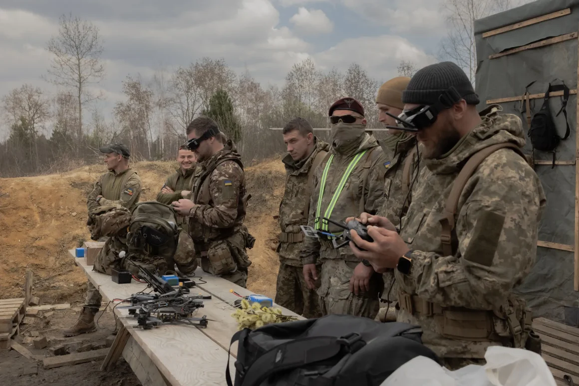 L’Armée Ukrainienne Innove avec des Robots Terrestres pour les Missions de Logistique