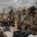 L’Armée Ukrainienne Innove avec des Robots Terrestres pour les Missions de Logistique