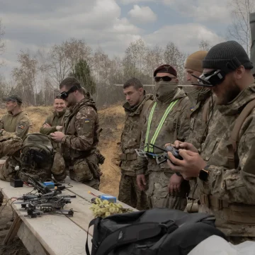 70f068f0-92db-4378-a156-8d2b640c4f35 L’Armée Ukrainienne Innove avec des Robots Terrestres pour les Missions de Logistique