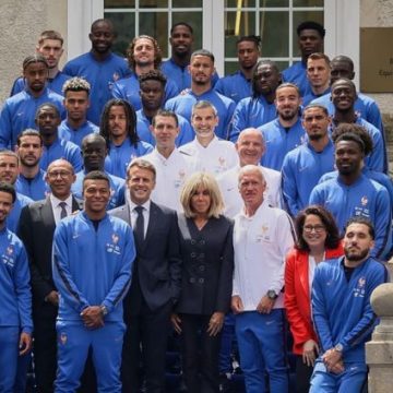 Visite d’Emmanuel Macron à Clairefontaine et rumeurs de voyage aux États-Unis
