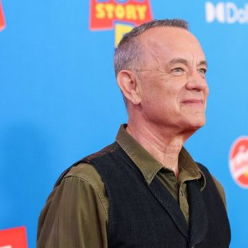 721fe266-62e1-4c10-a1a0-d240e2facadd Tom Hanks partage une surprise musicale de Taylor Swift dans Toy Story 5