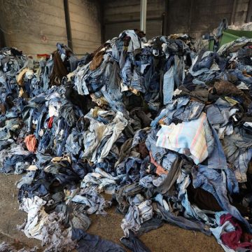 La Revalorisation des Déchets Textiles : Un Modèle à Réinventer