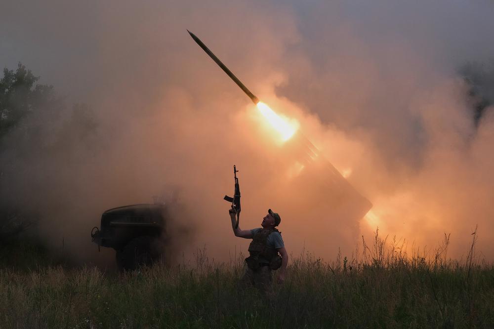 7ddcb124-52cd-40e7-801c-d7f8cf474d9a Tensions entre l’Ukraine et la Russie avec des attaques de drones et conflits diplomatiques