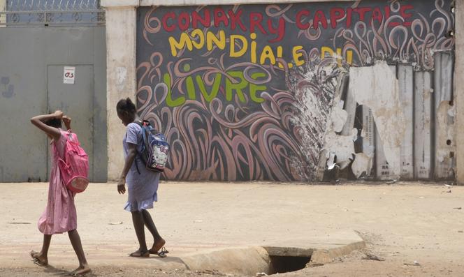 82bc8626-8fb3-45c6-ba6c-2ddc072b7ada L’impact du manque de sanitaires sur la scolarisation des filles en Guinée