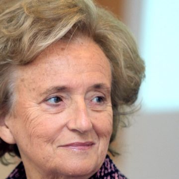 846216ed-37c1-4226-9e40-f7d997963259 Décès de Bernadette Chirac : Réactions des Personnalités Françaises