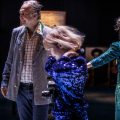 Critique théâtrale de la pièce “Tout est calme dans les hauteurs”