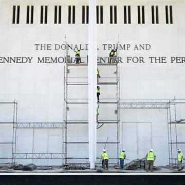 Donald Trump et le Kennedy Center: Conflit sur le Nom