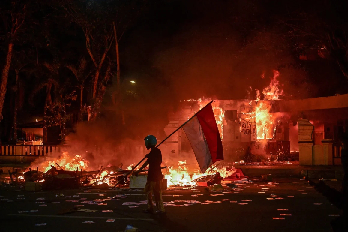 a18a31d6-c220-43c1-aea4-9aca1812541c Les étudiants indonésiens protestent contre les politiques publiques