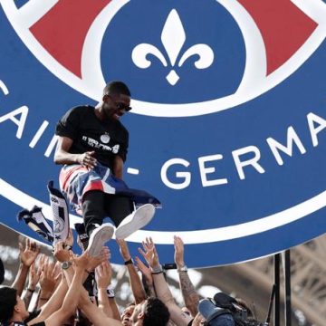 Les festivités parisiennes après le sacre en Ligue des champions