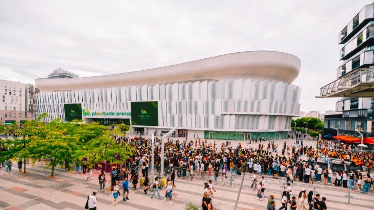 b9637649-8612-421b-ba82-8ab34c530321 La Plenitude Arena : Un symbole de transformation et développement durable