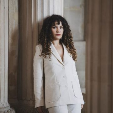 Tamara Bounazou : Révélation Lyrique et Passionnée