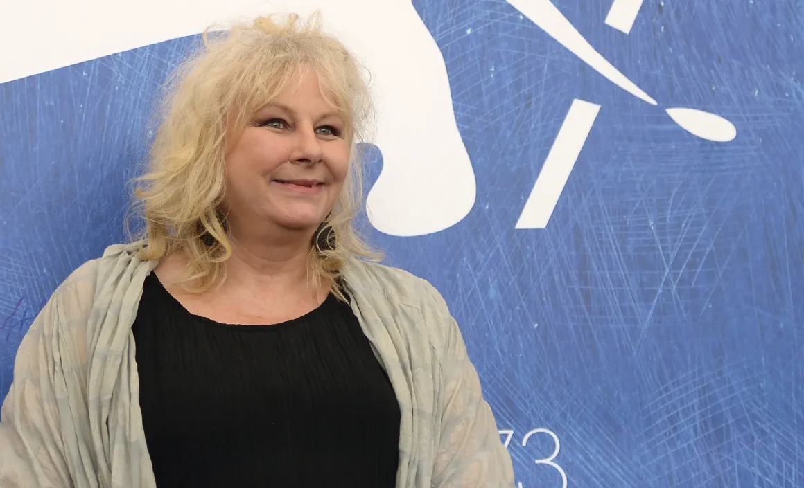 bbadabc6-d8cf-43e1-9f85-320fbfdfefd4 Yolande Moreau : un parcours entre passion et improvisation