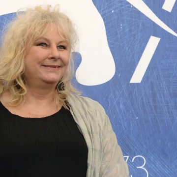 bbadabc6-d8cf-43e1-9f85-320fbfdfefd4 Yolande Moreau : un parcours entre passion et improvisation