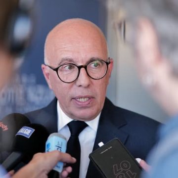 Éric Ciotti propose une loi pour climatiser les établissements publics