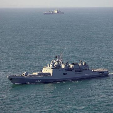 Incident entre un navire de guerre russe et un yacht britannique dans la Manche