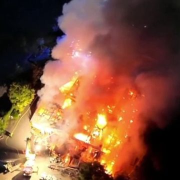 Incendie dévastateur à l’entrepôt Emmaüs d’Indre-et-Loire