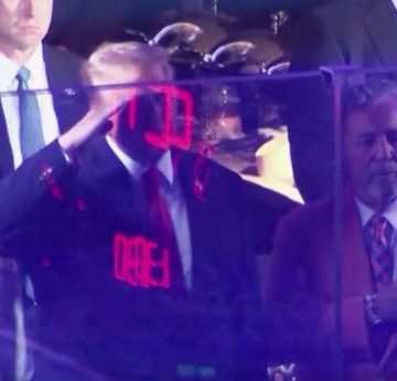 c4440ab0-d059-48e6-b286-4e0138690b8b Donald Trump hué pendant le match NBA à New York