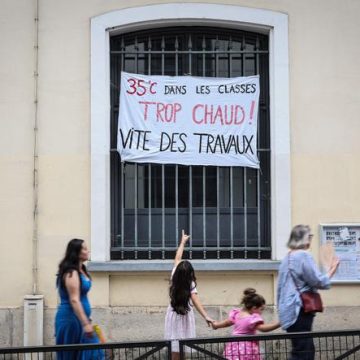 caacad07-b7ac-4558-968d-8b18ca62c9c9 Problèmes scolaires face aux vagues de chaleur