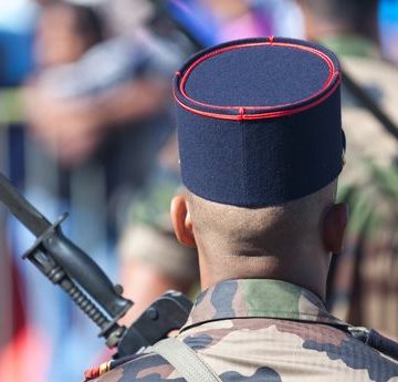 French soldier parading Accident tragique lors d’un entraînement militaire au Liban