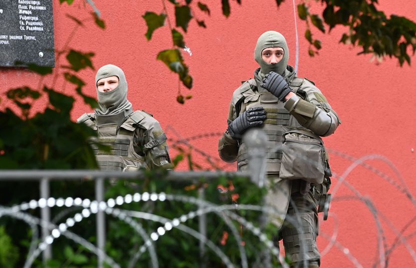 High tensions continue after newly elected mayors take office in northern Kosovo L’Otan réduit ses effectifs au Kosovo