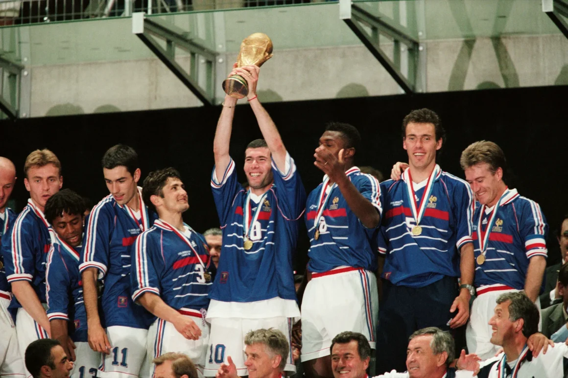 L’équipe de France de football : Un voyage à travers le temps et la société