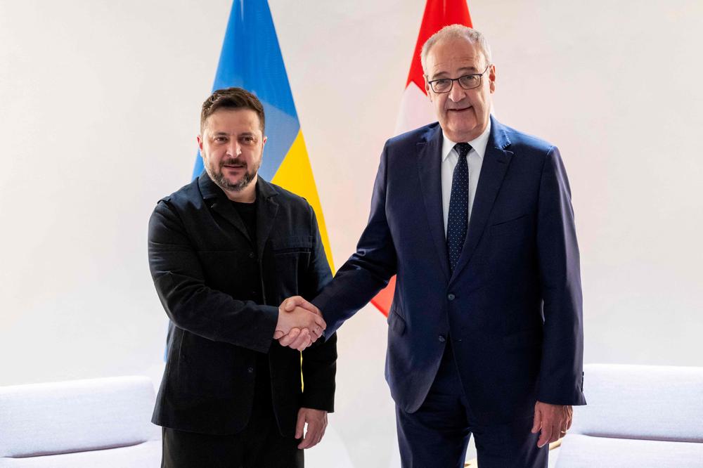 e2cef69b-f4fd-4e87-80f5-321aeaa236a1 Le sommet du G7 axé sur la paix en Ukraine