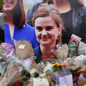 e7ab6a41-856b-401f-8572-1dfd3bd2262c Hommage à Jo Cox et Réflexions sur le Brexit