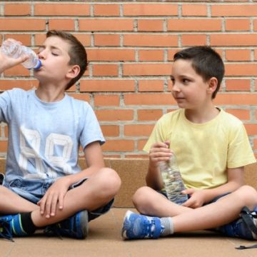 Paris répond à la canicule par des mesures dans les écoles et espaces verts