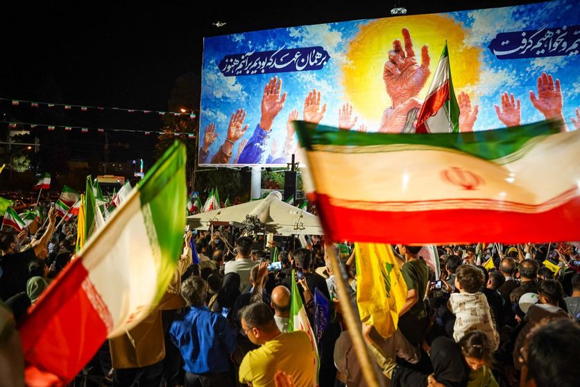 Israel-US Strike Iran: Iranian Pro-Government Rally Espoir de paix en Iran après un accord historique