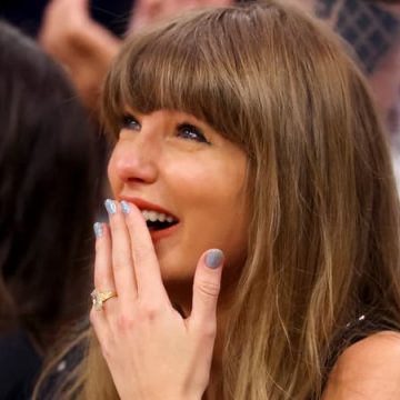 f7bad14e-a950-4134-a6b6-01a83354b3d9 Taylor Swift éblouit à l’avant-première mondiale de Toy Story 5