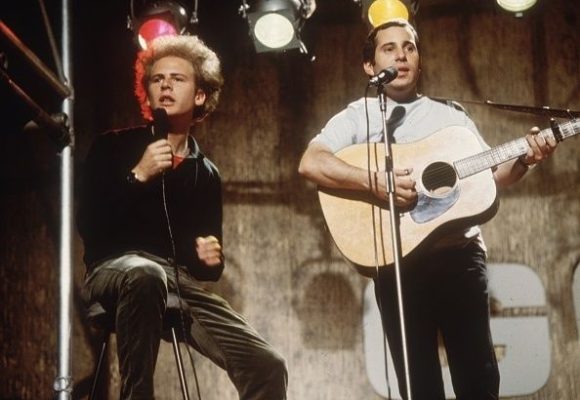 00a06f06-a6d0-426e-94fd-9e6128875c7b L’essor de la pop moderne en 1966 : L’impact de Simon & Garfunkel