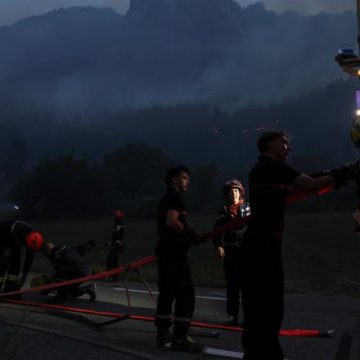 00d7a498-da2a-4e6b-b4b6-d73d1a9464ba Les Pompiers Face à l’Épuisement : Tensions et Défis