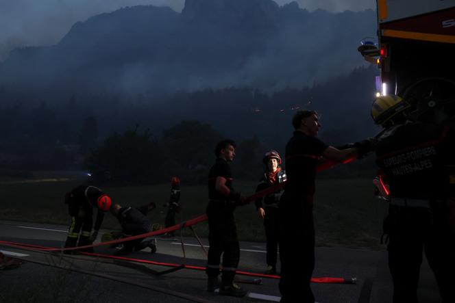 00d7a498-da2a-4e6b-b4b6-d73d1a9464ba Les Pompiers Face à l’Épuisement : Tensions et Défis