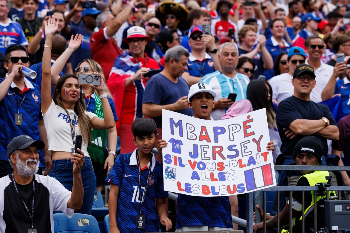 025f400c-45a4-4e04-8e73-15892bdbc5d7 Souvenirs et attentes autour du match France-Paraguay