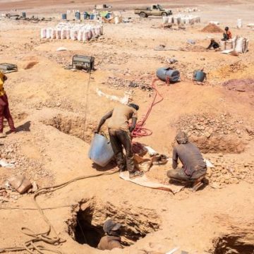 Propagation de la violence autour des sites miniers en Afrique