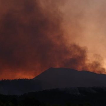 087a3eb4-197c-4ef7-8ea1-b1f7525bce2a Incendies dans le Var : situation critique et interventions en cours