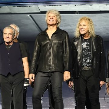 0a20ac2e-f752-4756-b0ab-d4024a8cc145 Jon Bon Jovi contraint d’interrompre son concert à New York