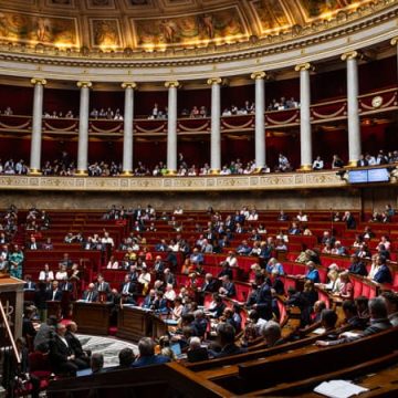 0c4df7af-d71a-4b66-ba2a-3d63005f4779 Le passage en force du gouvernement sur la loi relative à l’usage des armes par les forces de l’ordre