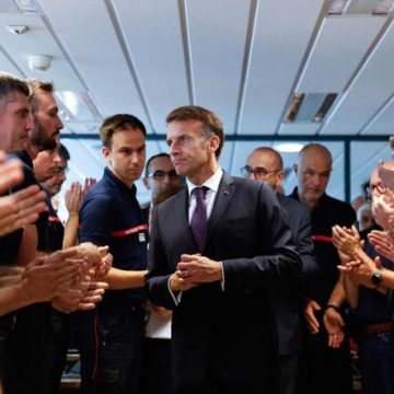 0da389f3-ed66-44c5-9ba5-b2c2b8bb4402 La visite d’Emmanuel Macron à Bordeaux face aux incendies